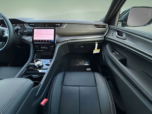 New 2025 Jeep Grand Cherokee L Overland image 16