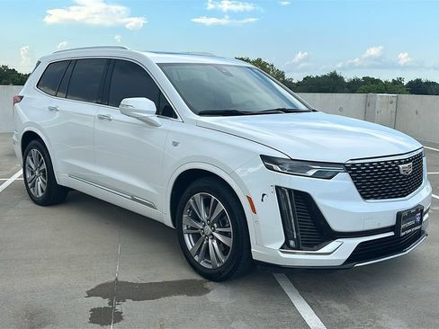 Used 2024 Cadillac XT6 Premium Luxury w/ Technology Package FWD image 15