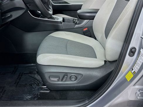 Used 2022 Toyota RAV4 XLE image 20