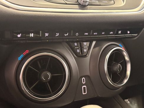 Used 2022 Chevrolet Blazer LT image 40