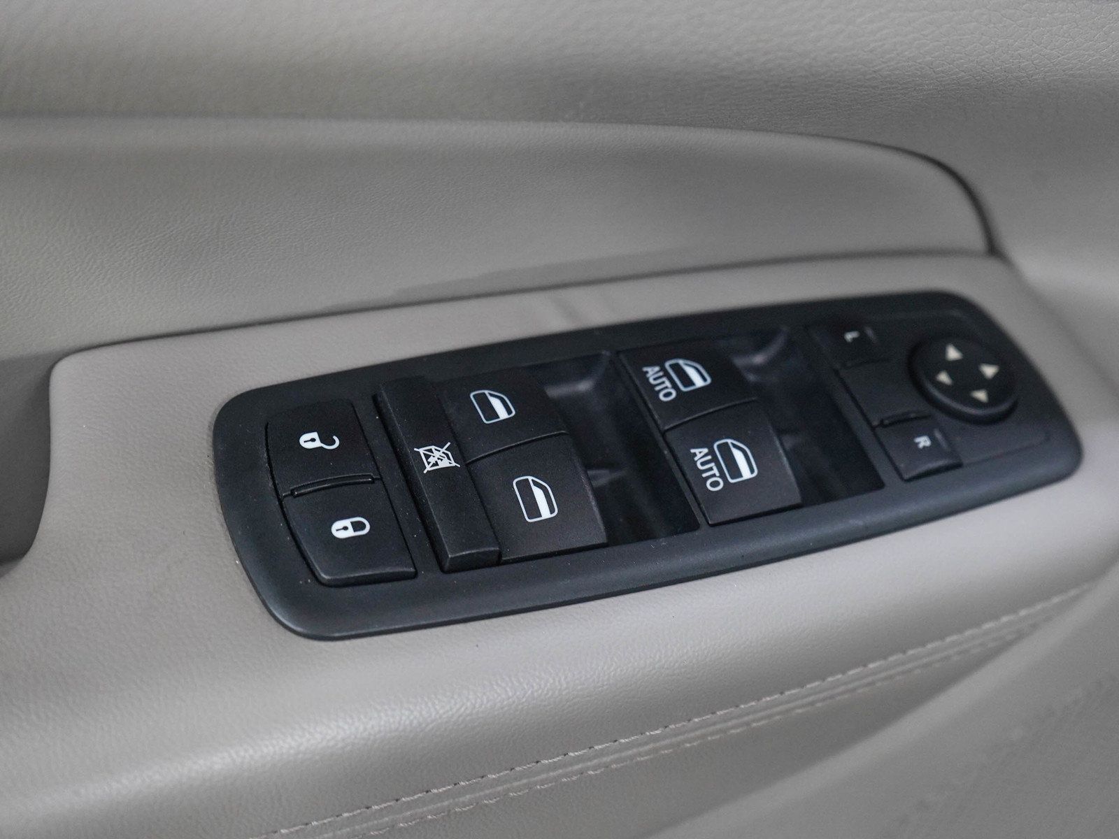 Used 2013 Jeep Grand Cherokee Laredo AWD/4WD image 21