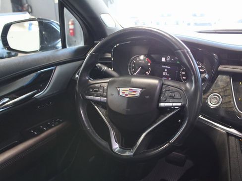 Used 2020 Cadillac XT6 Premium Luxury image 24