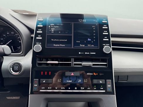 Used 2021 Toyota Avalon XLE image 24