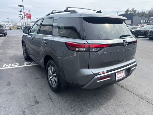 New 2026 Nissan Pathfinder SL FWD image 3