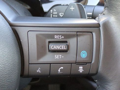 Certified 2025 Nissan Pathfinder SV image 31