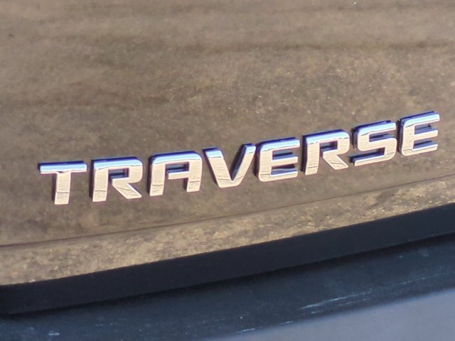 Used 2023 Chevrolet Traverse LT w/ LPO, Cargo Package FWD image 10
