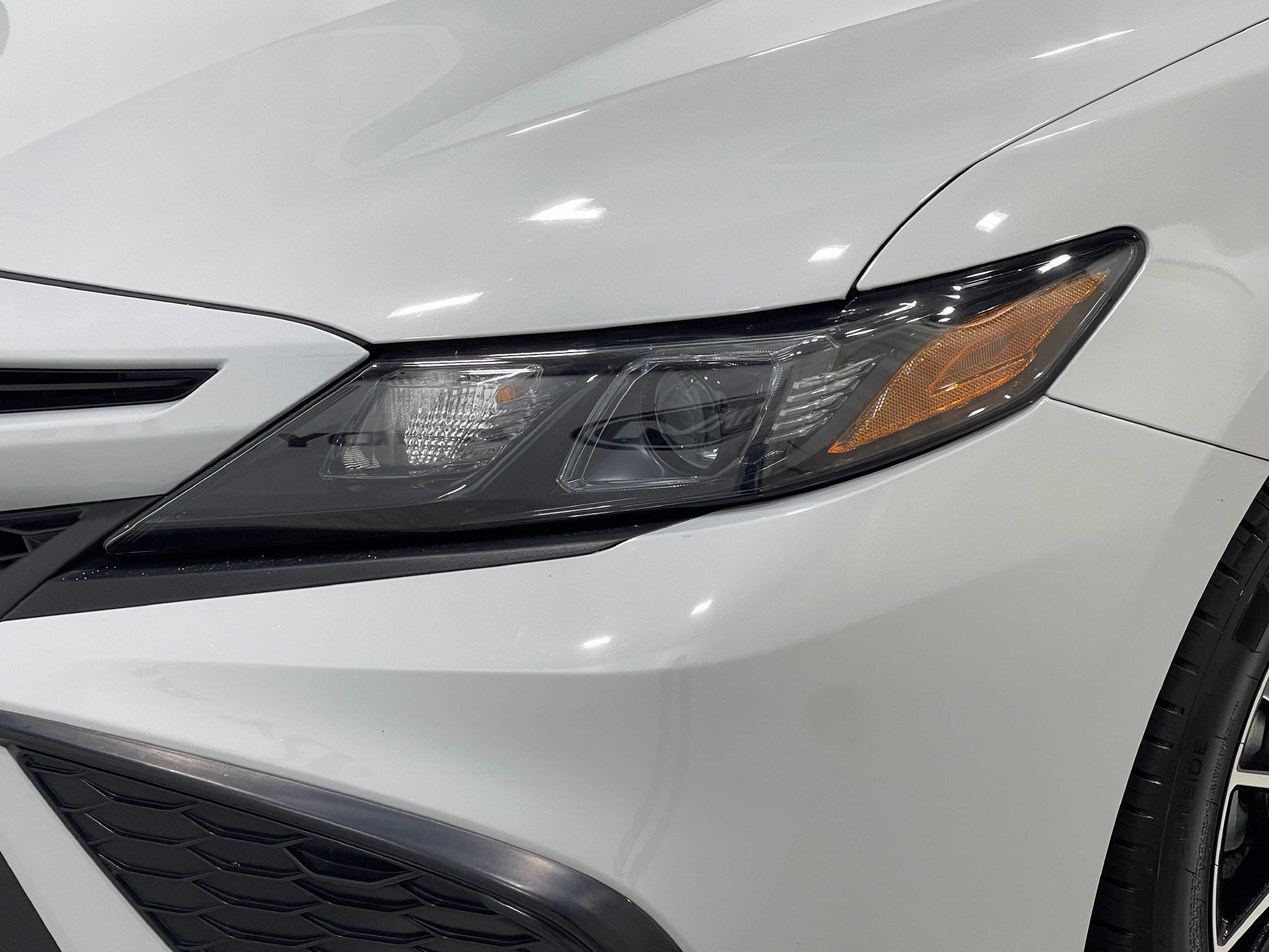 Used 2024 Toyota Camry SE w/ Cold Weather Package FWD image 30