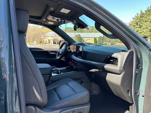 New 2026 Chevrolet Suburban Z71 w/ Z71 Off-Road Package image 43