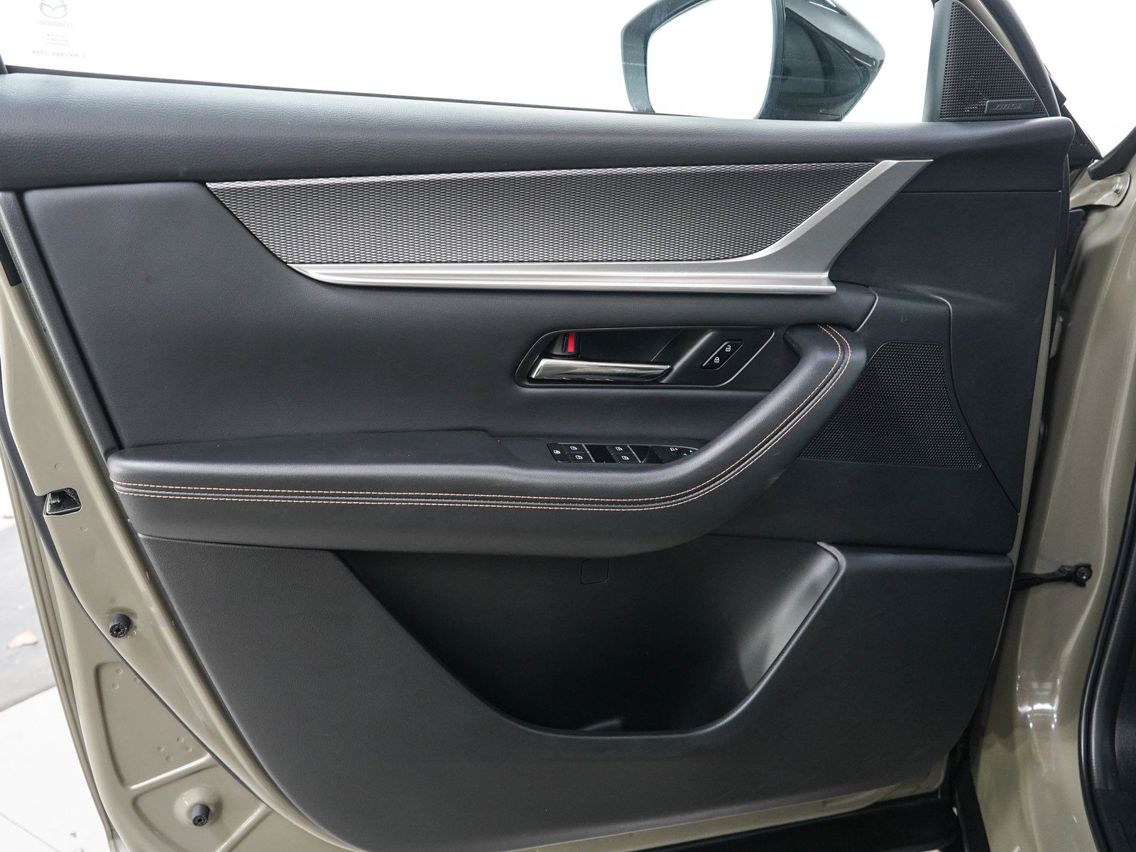 Certified 2025 MAZDA CX-70 Plug-In Hybrid w/ Premium Pkg AWD/4WD image 21