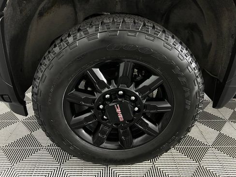 Used 2024 GMC Sierra 2500 AT4 w/ AT4 Premium Plus Package image 11