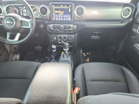 Used 2020 Jeep Gladiator Overland image 18