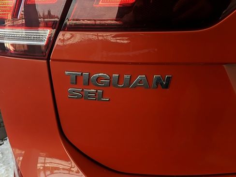 Used 2018 Volkswagen Tiguan SEL w/ 3rd Row Seat Package image 7