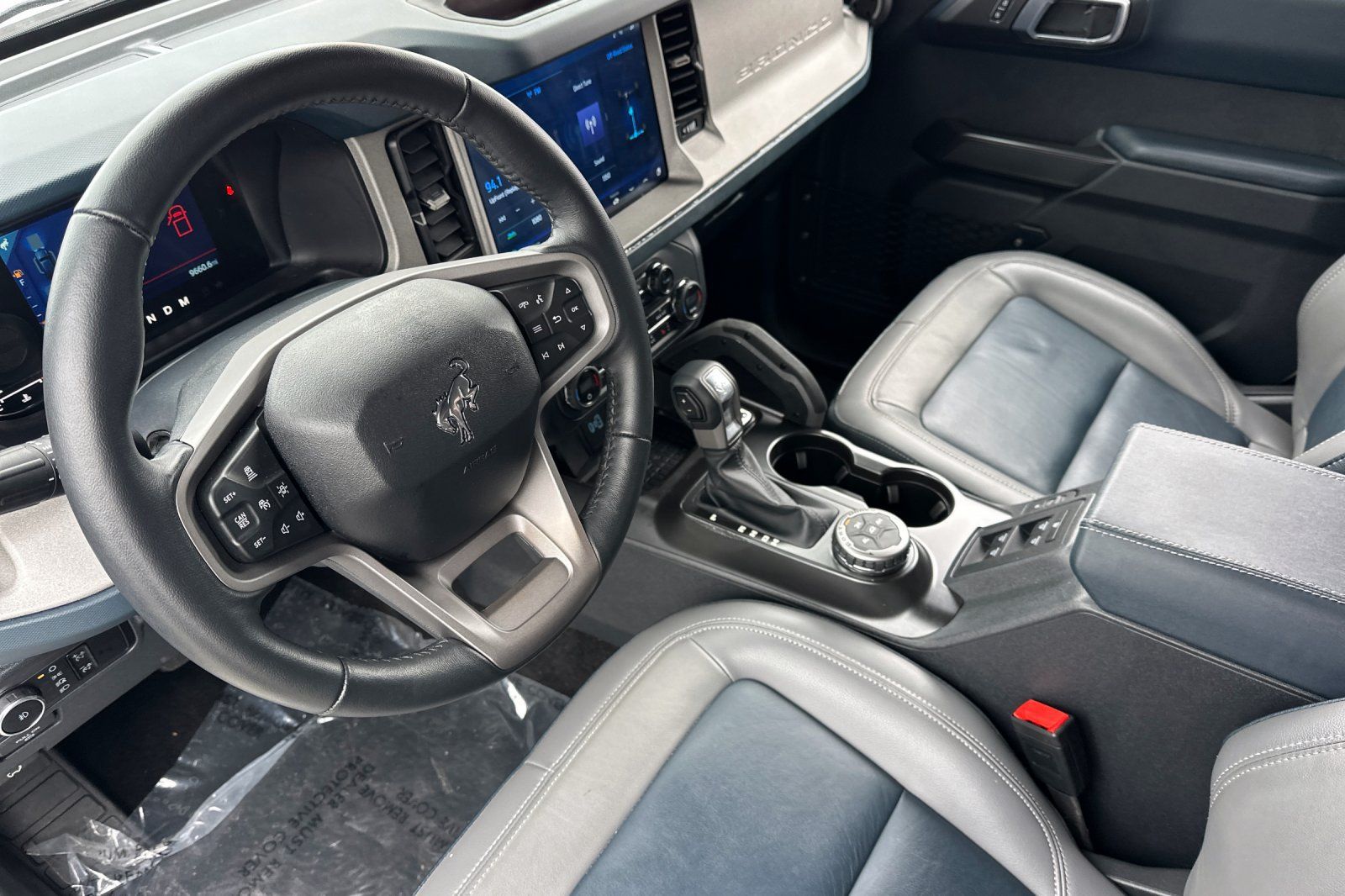 Used 2024 Ford Bronco Outer Banks AWD/4WD image 9