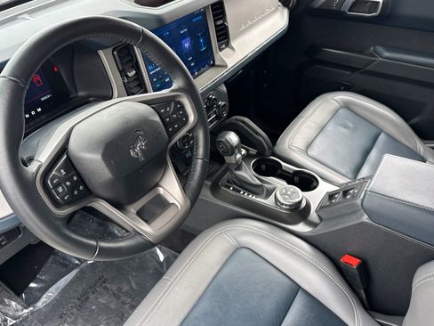 Used 2024 Ford Bronco Outer Banks AWD/4WD image 9