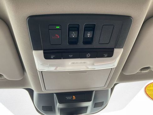 Certified 2025 Nissan Rogue Platinum w/ Platinum Premium Package image 19