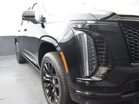 Certified 2026 Cadillac Escalade ESV Sport w/ LPO, ONYX Package AWD/4WD image 38