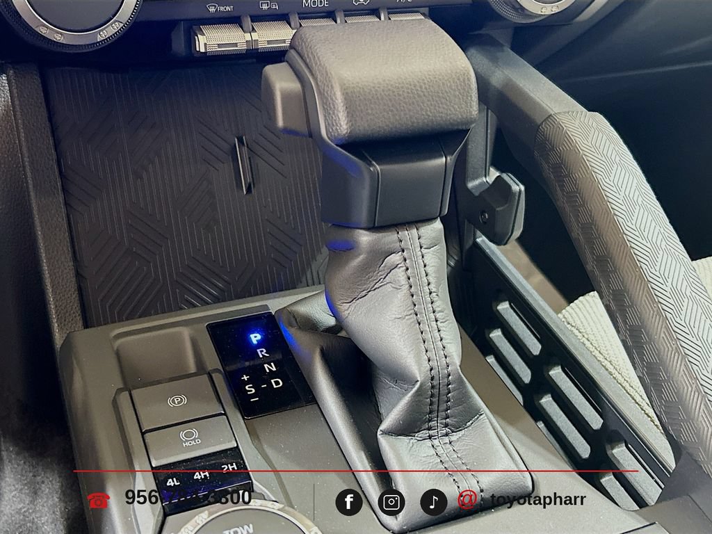 New 2026 Toyota 4Runner SR5 AWD/4WD image 16