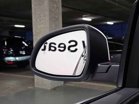 New 2026 BMW X5 xDrive50e w/ Climate Comfort Package image 21