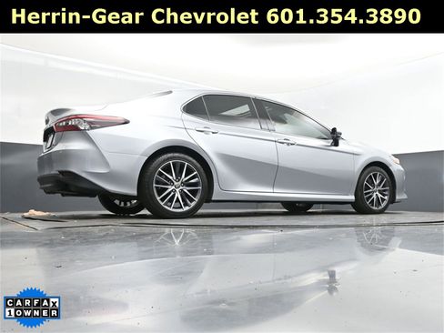 Used 2022 Toyota Camry XLE image 42