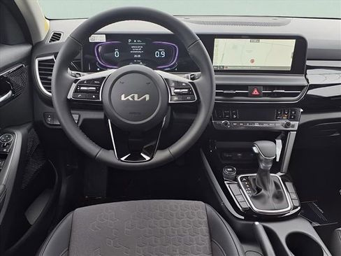 New 2026 Kia Seltos S FWD image 5