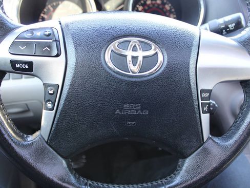 Used 2011 Toyota Highlander SE image 15