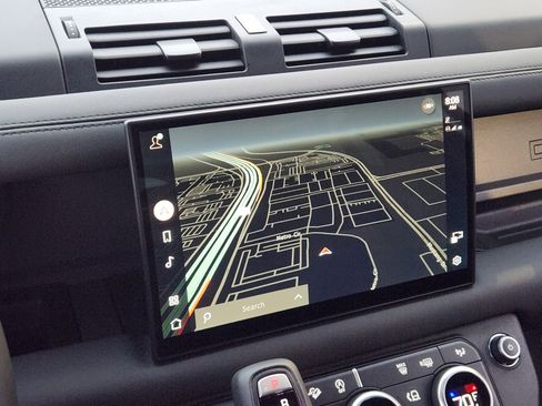 Certified 2025 Land Rover Defender 90 S image 23