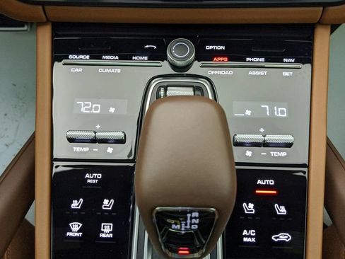Certified 2023 Porsche Cayenne Turbo AWD/4WD image 42