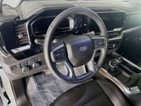Used 2025 Chevrolet Silverado 1500 RST w/ Convenience Package II AWD/4WD image 9