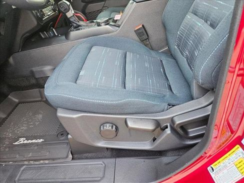 New 2025 Ford Bronco Heritage Edition image 4