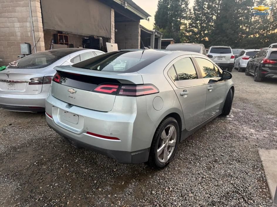 Used 2013 Chevrolet Volt Premium w/ Premium Trim Package FWD image 5