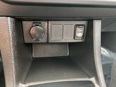 Used 2014 Toyota Corolla LE FWD image 33