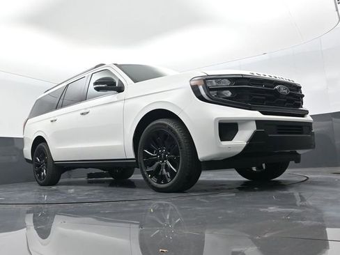 New 2025 Ford Expedition Max Platinum w/ Stealth Appearance Package image 40
