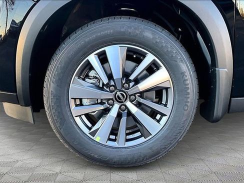 New 2025 Nissan Pathfinder SL image 12