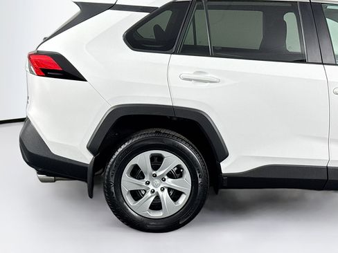 Used 2021 Toyota RAV4 LE AWD/4WD image 39
