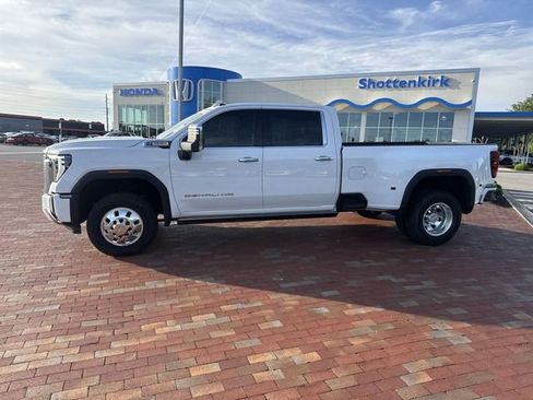 Used 2024 GMC Sierra 3500 Denali w/ Denali Reserve Package AWD/4WD image 3