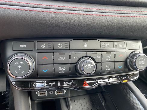 Used 2025 Dodge Durango GT image 41