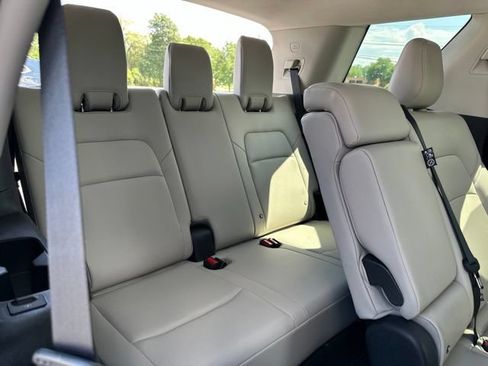 Used 2024 Nissan Pathfinder SL AWD/4WD image 25