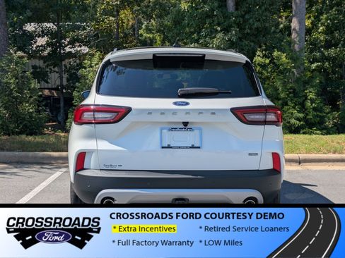 New 2025 Ford Escape SE w/ PHEV Premium Package image 4