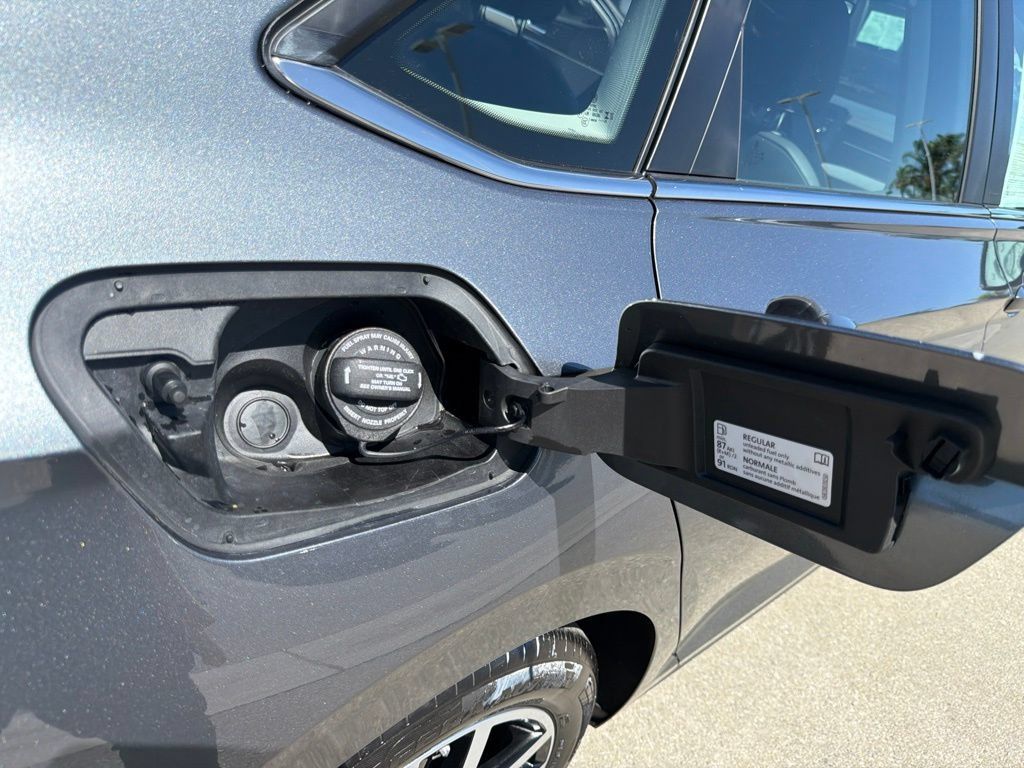 Used 2025 Volkswagen Jetta SE FWD image 29