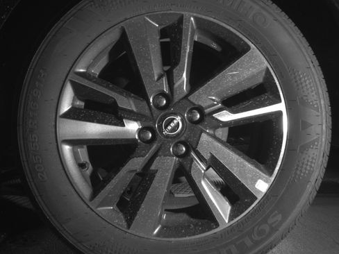 Used 2025 Nissan Versa SV image 14