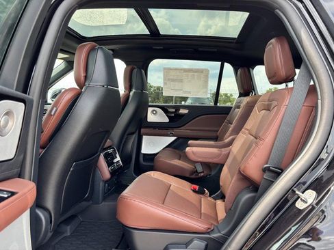 New 2026 Lincoln Aviator Reserve AWD/4WD image 11