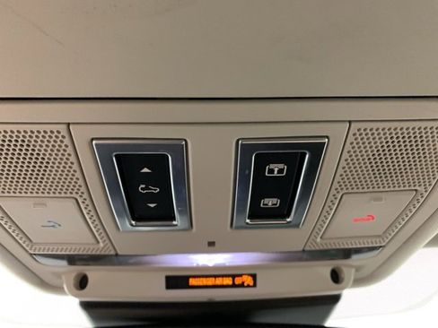 Used 2018 Jaguar F-PACE Premium image 22