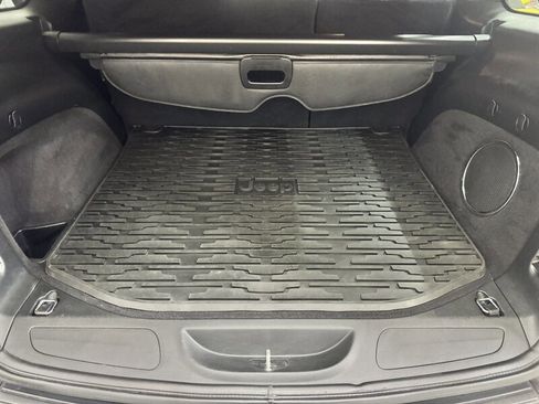 Used 2019 Jeep Grand Cherokee Altitude image 7