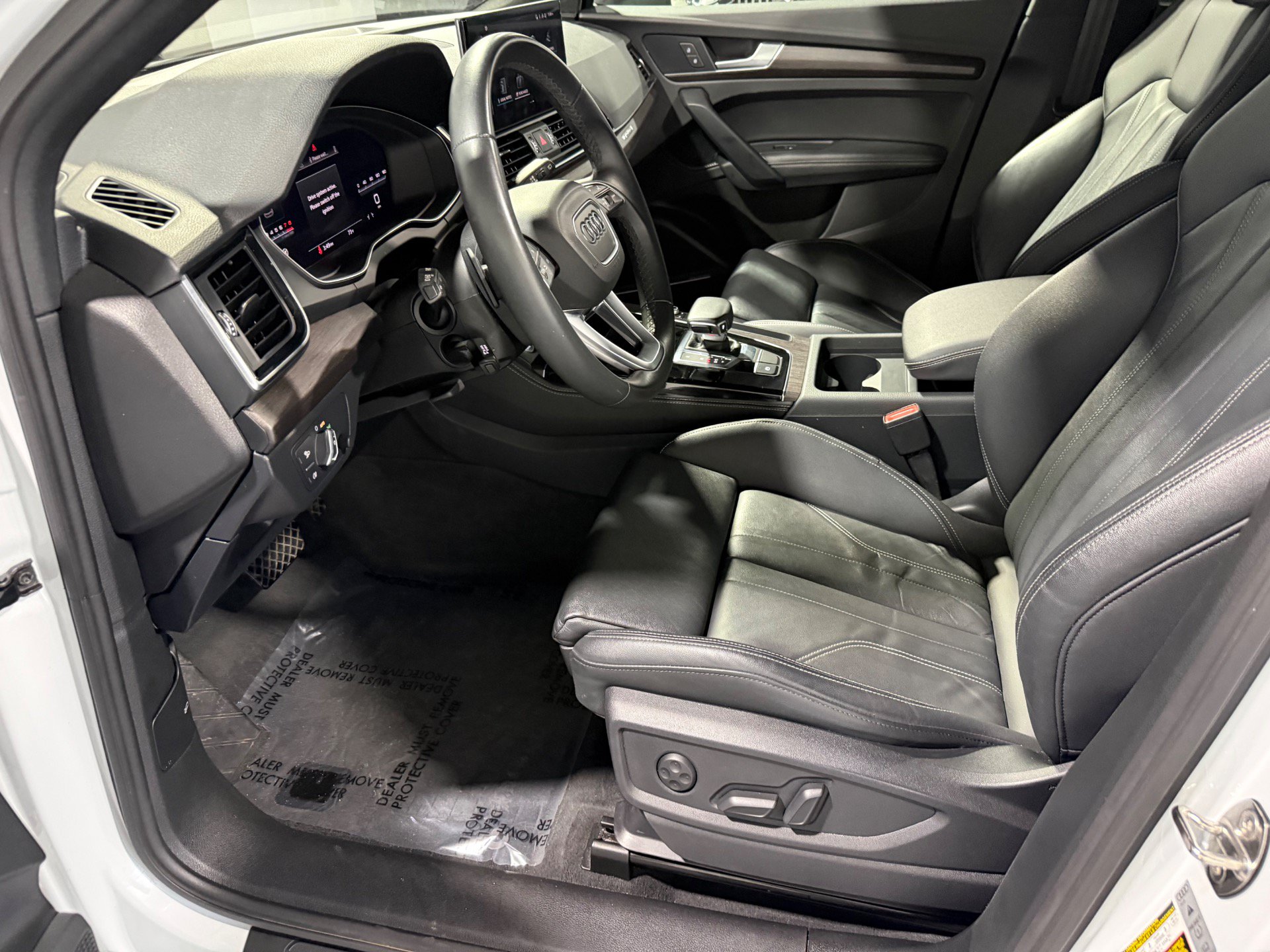 Used 2023 Audi Q5 2.0T Premium Plus w/ Premium Plus Package AWD/4WD image 23