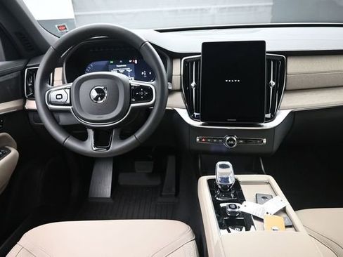 New 2026 Volvo XC90 B6 Plus w/ Protection Package Premier AWD/4WD image 9