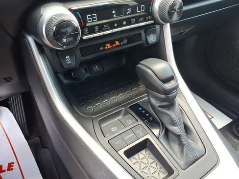 Used 2024 Toyota RAV4 XLE w/ Convenience Package FWD image 17