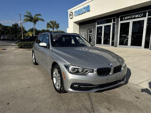 Used 2018 BMW 330i xDrive Wagon image 8
