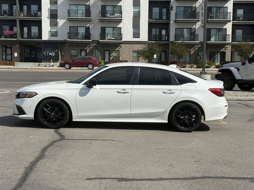Used 2022 Honda Civic Sport image 4