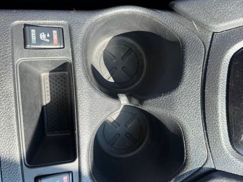 Used 2018 Nissan Rogue SV AWD/4WD image 18