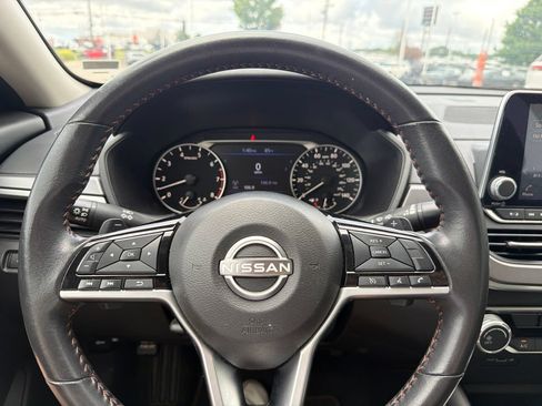 Used 2024 Nissan Altima 2.5 SR FWD image 18